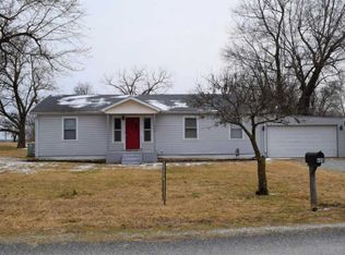 406 S Maple St, Carterville, MO 64835