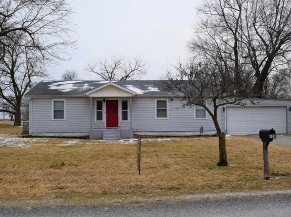 406 S Maple St, Carterville, MO 64835