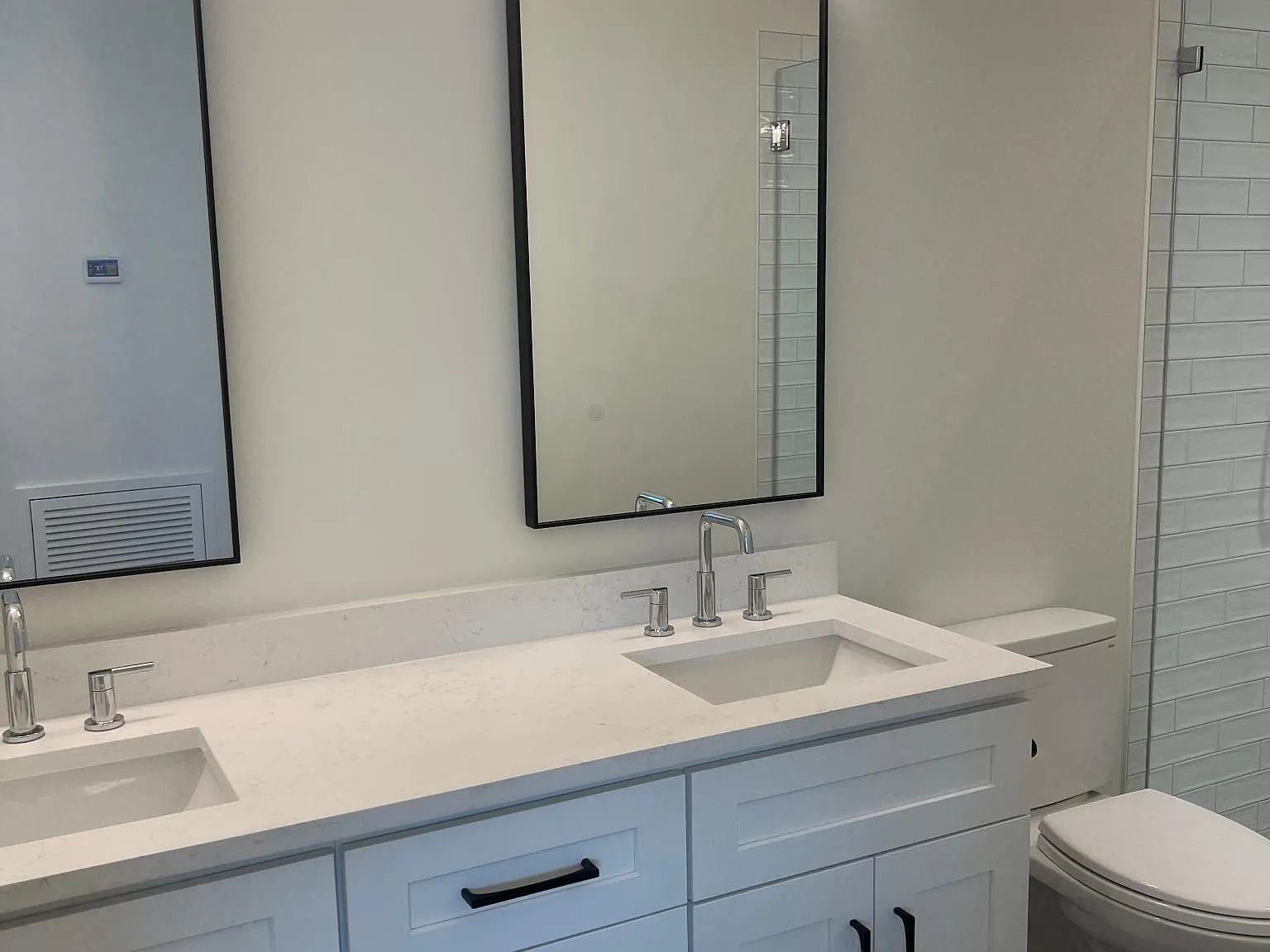 2430 Emerald Pl — Photo 4