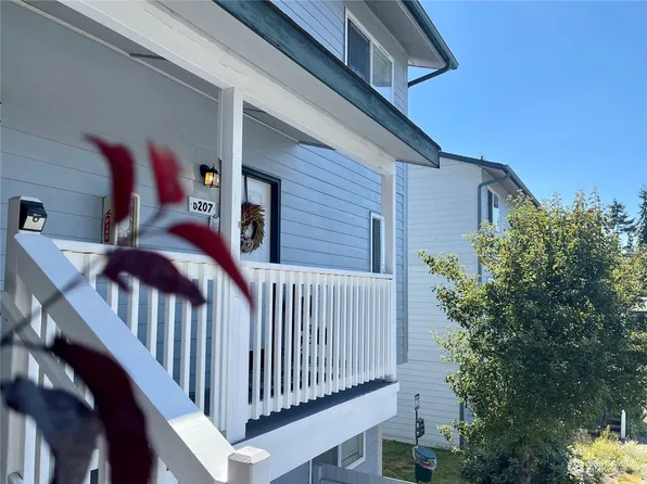 8823 Holly Drive #D207, Everett, WA 98208