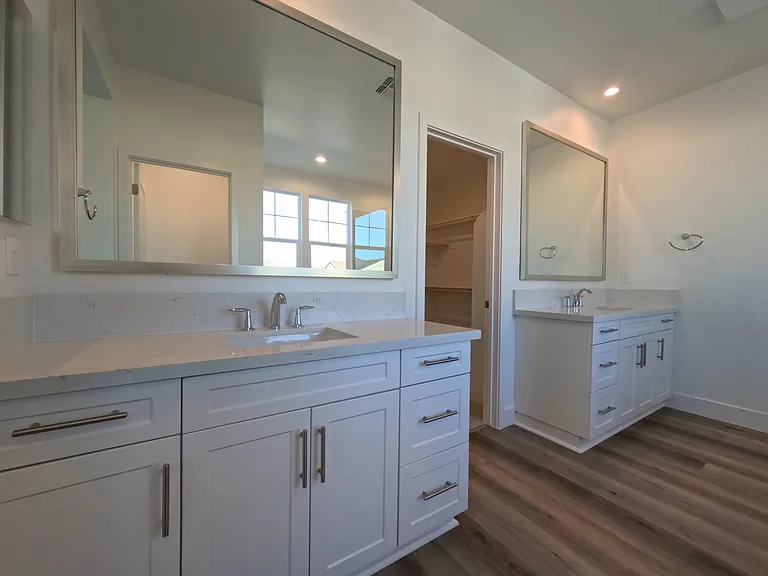 2716 Amora Cir — Photo 32