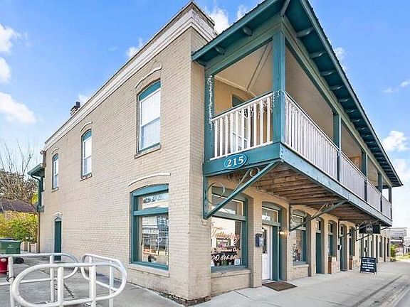 2nd image of 215 W King St