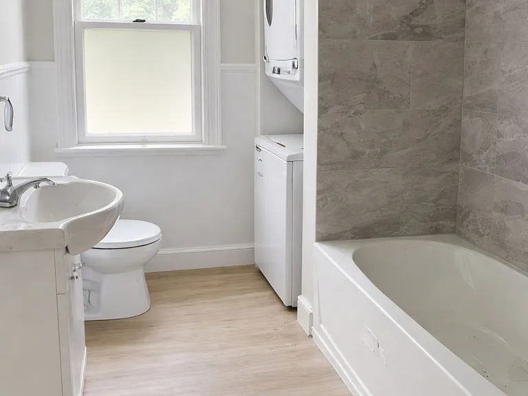 428 Thorold Rd #1 — Photo 5