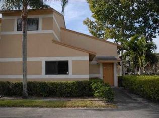 312 Palm Cir E, Hollywood, FL 33025