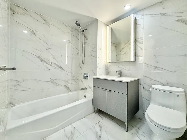 136-80 41st Ave #6F — Photo 8