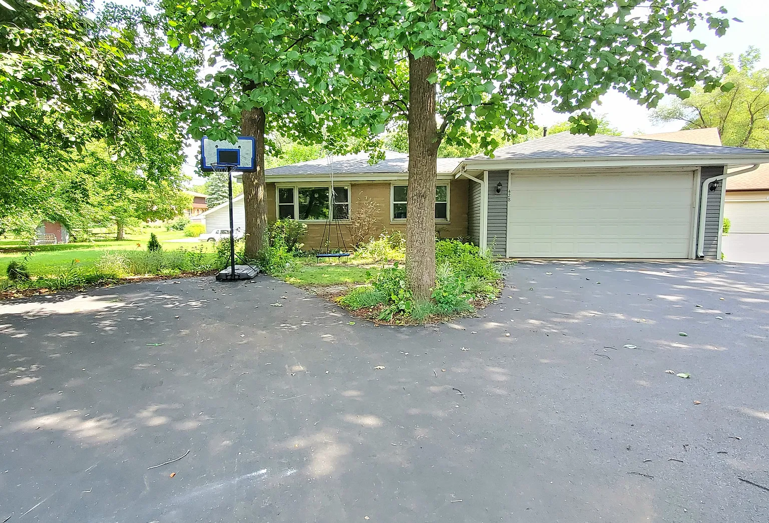 428 W Eugenia St photo 1