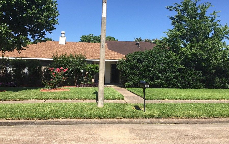 1st image of 9235 Barrowhollow Dr