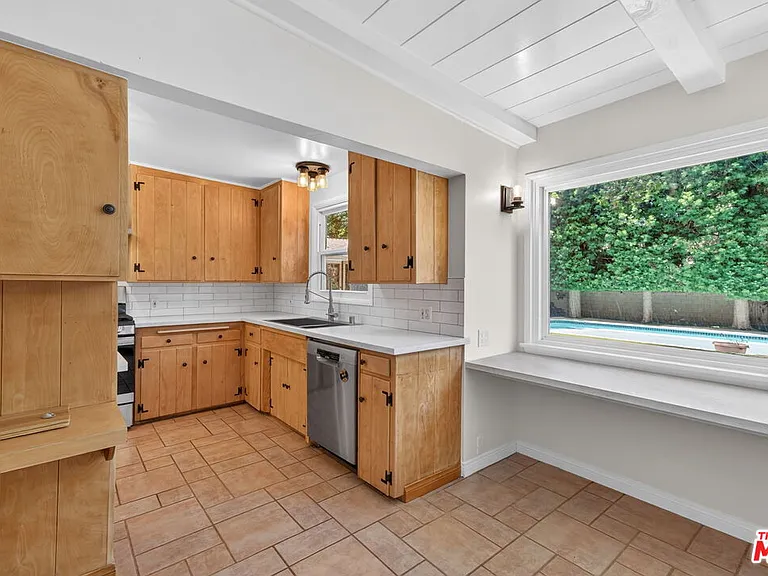 21309 Ibanez Ave — Photo 18