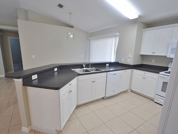 2nd image of 2390 Sheffield Dr