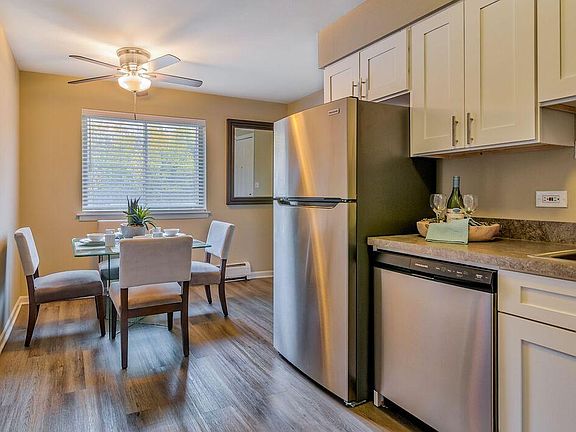 3rd image of 10022 Holly Ln APT 2S