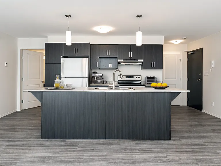 585 Ballantrae Dr — Photo 91