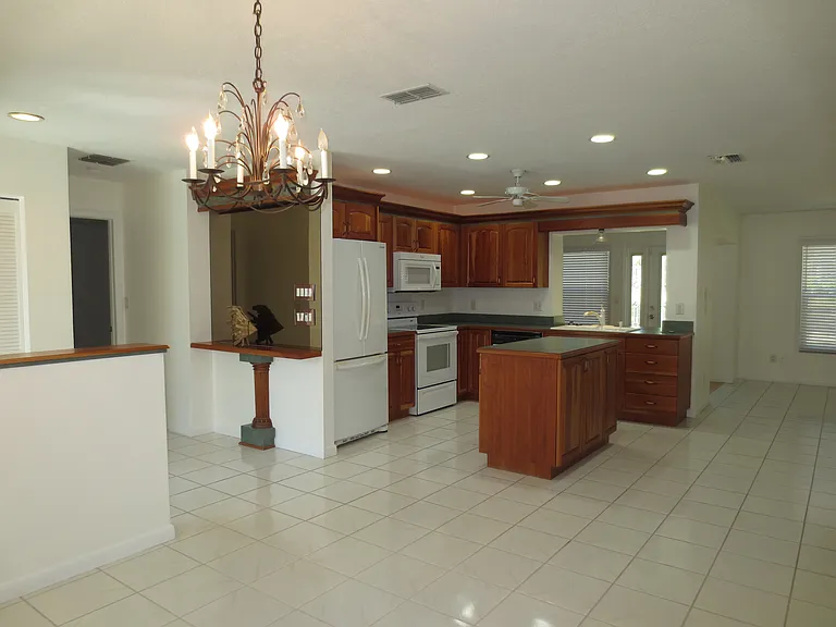 3132 Brunswick Cir — Photo 36
