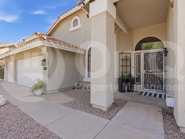 401 S Tiago Dr — Photo 7