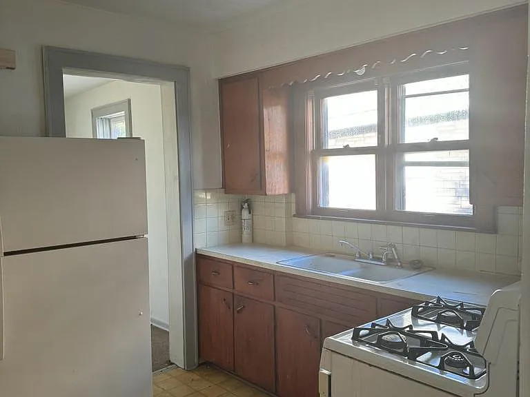 546 Baird St #A — Photo 1