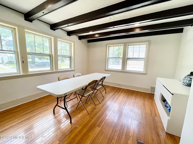 254 Lawrence Ave — Photo 8