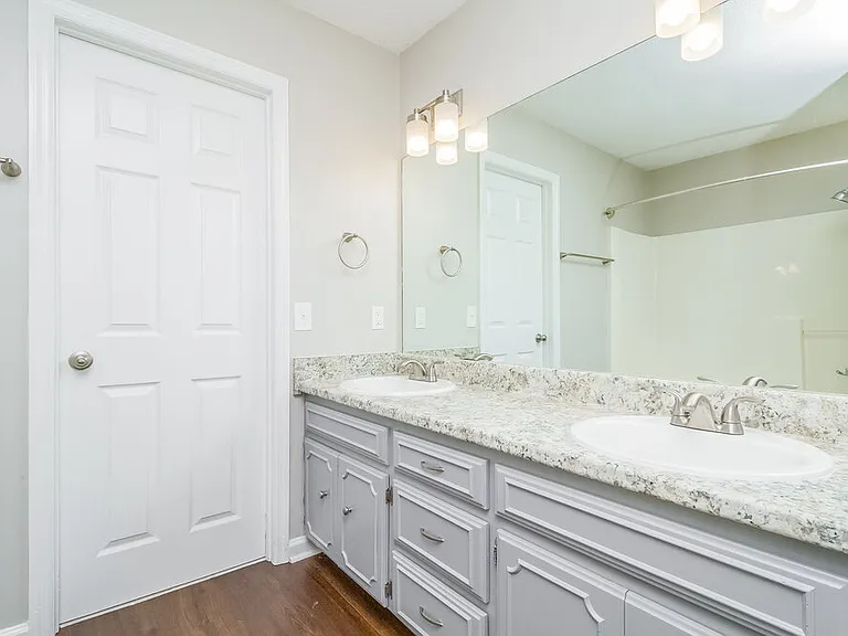 606 Knollwood Dr — Photo 12