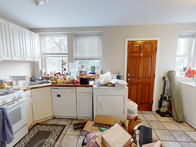 54 Kelly Rd #2L — Photo 5