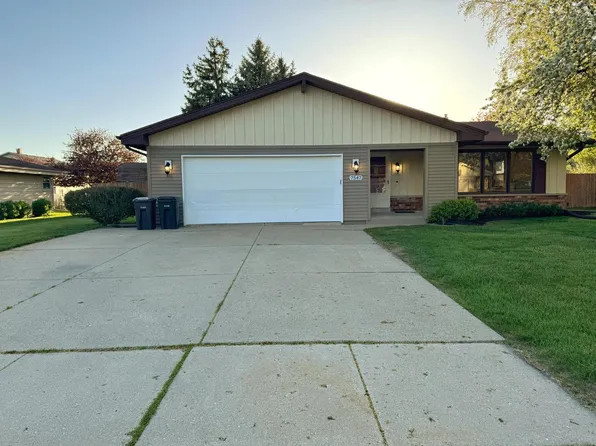 7547 South 74th STREET, Franklin, WI 53132
