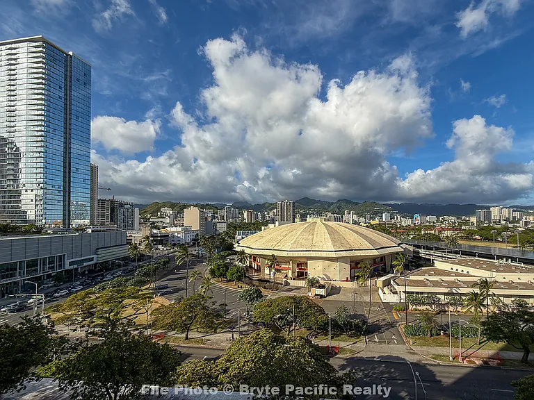 909 Kapiolani Blvd #1008 — Photo 8