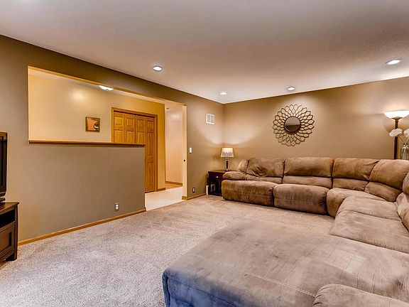 4th image of 4648 Ensign Ave N