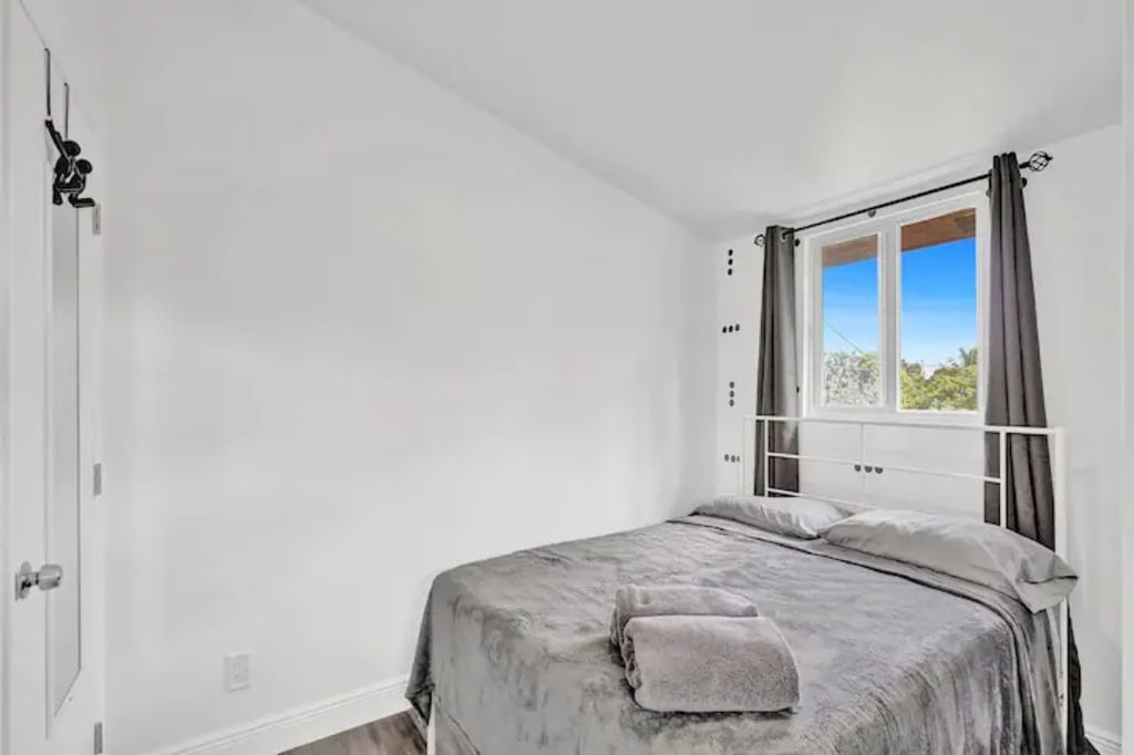 725 NE 7th St #C, photo 8