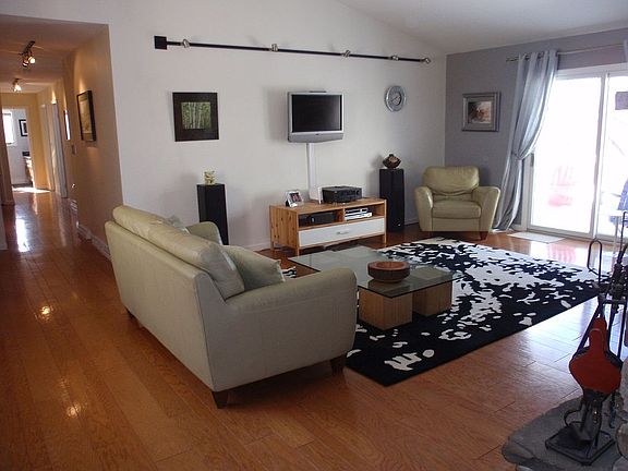 Family room & Hallway