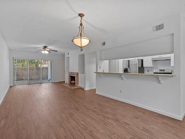 1922 Augusta Dr #1/16 — Photo 13