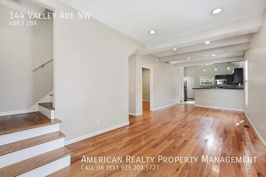 4 bed, 1.5 bath, 1226 sqft, $2,500 — Photo 2