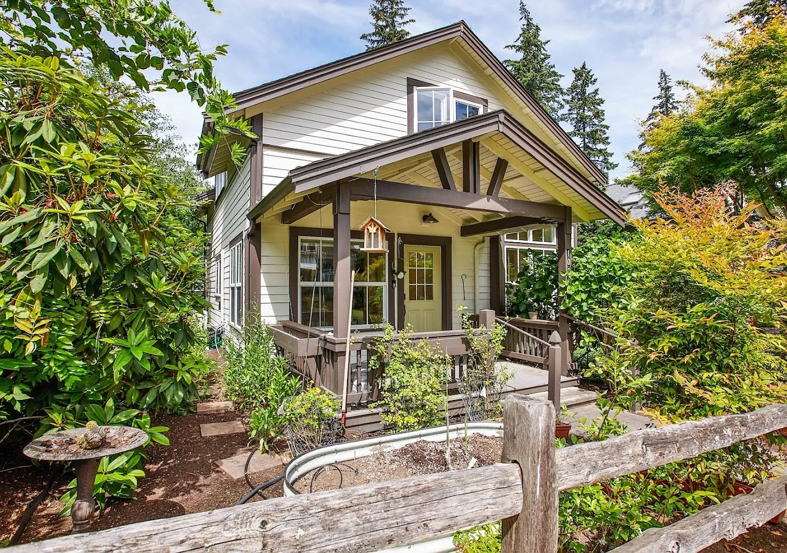 Beautiful Langley Location and Pet Friendly! — Photo 2