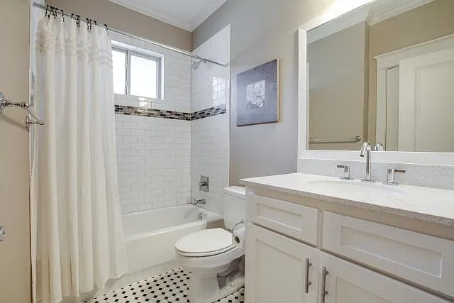 839 Woodlawn Ave — Photo 17