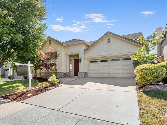3rd image of 1706 Valley Oaks Dr