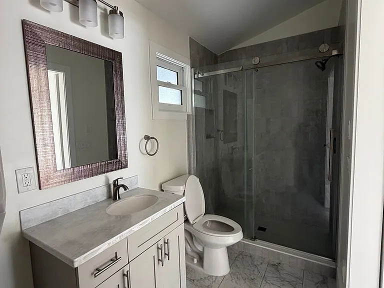 320 E Maple Ave — Photo 5