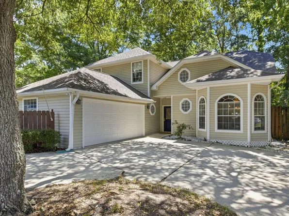 2 Islandview Dr, Mary Esther, FL 32569