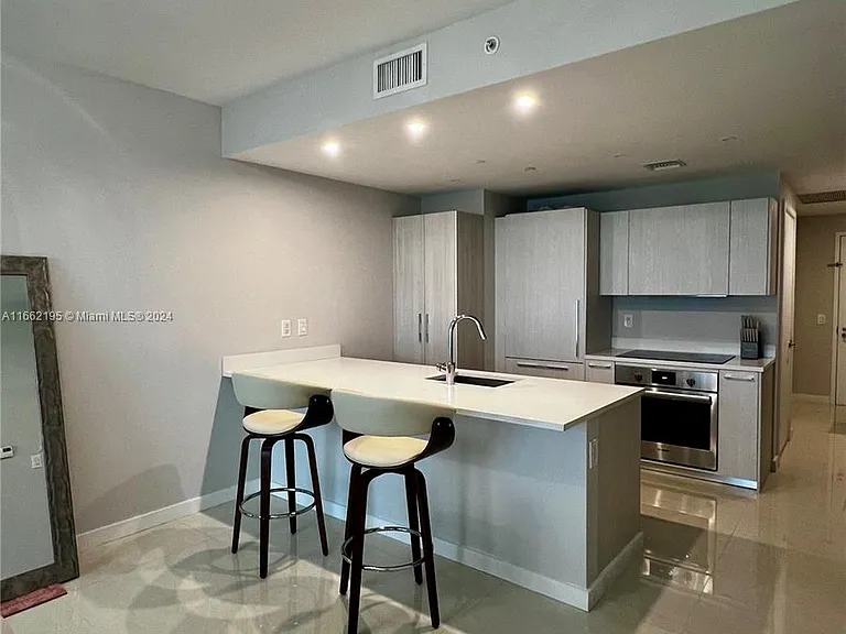 501 NE 31st St #1910 — Photo 7