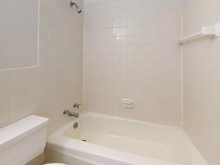 519 10th Ave SE — Photo 2
