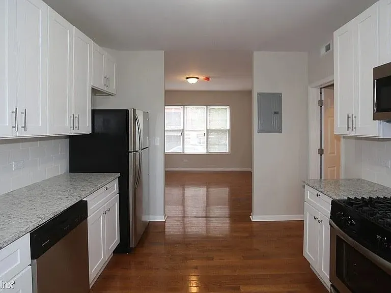 3916 W Altgeld St #1 — Photo 6