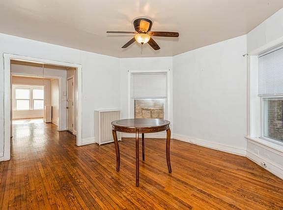 2nd image of 6517 N Bosworth Ave APT 2