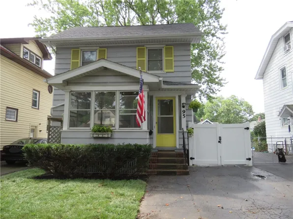 95 Colonial Rd, Rochester, NY 14609