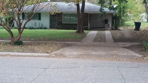 1135 Patricia Dr Photo 1
