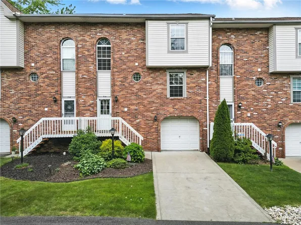 714 Carters Grove Dr, Gibsonia, PA 15044