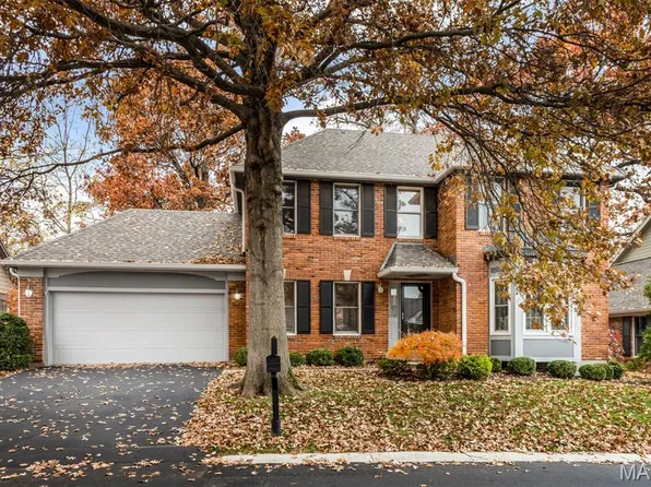 15 Webster Oaks Dr, Saint Louis, MO 63119