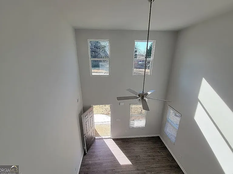 617 W Vincent Dr — Photo 3