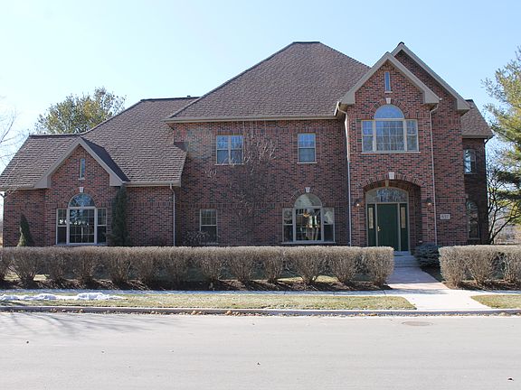 3rd image of 837 Briarwood Ct