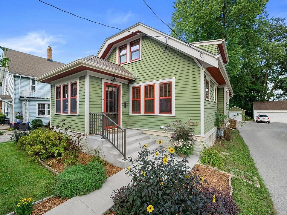 1st image of W57N512 Hilbert AVENUE