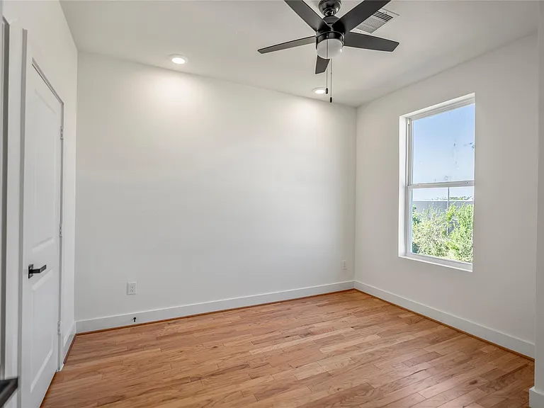 6320 Del Rio St — Photo 27