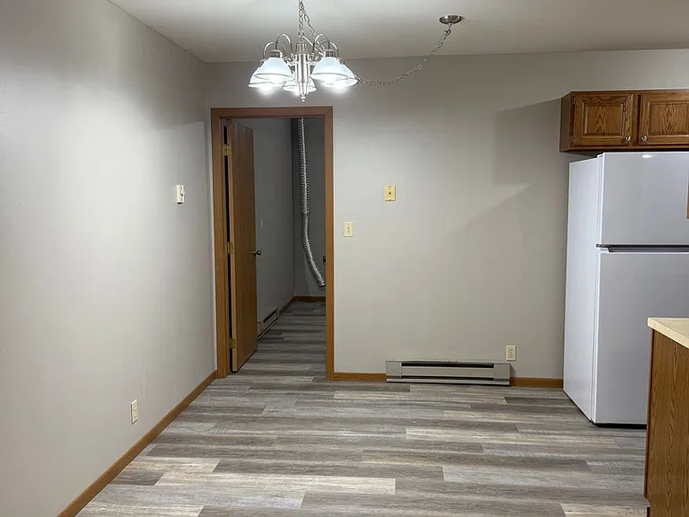2428 Spooner Ave — Photo 2