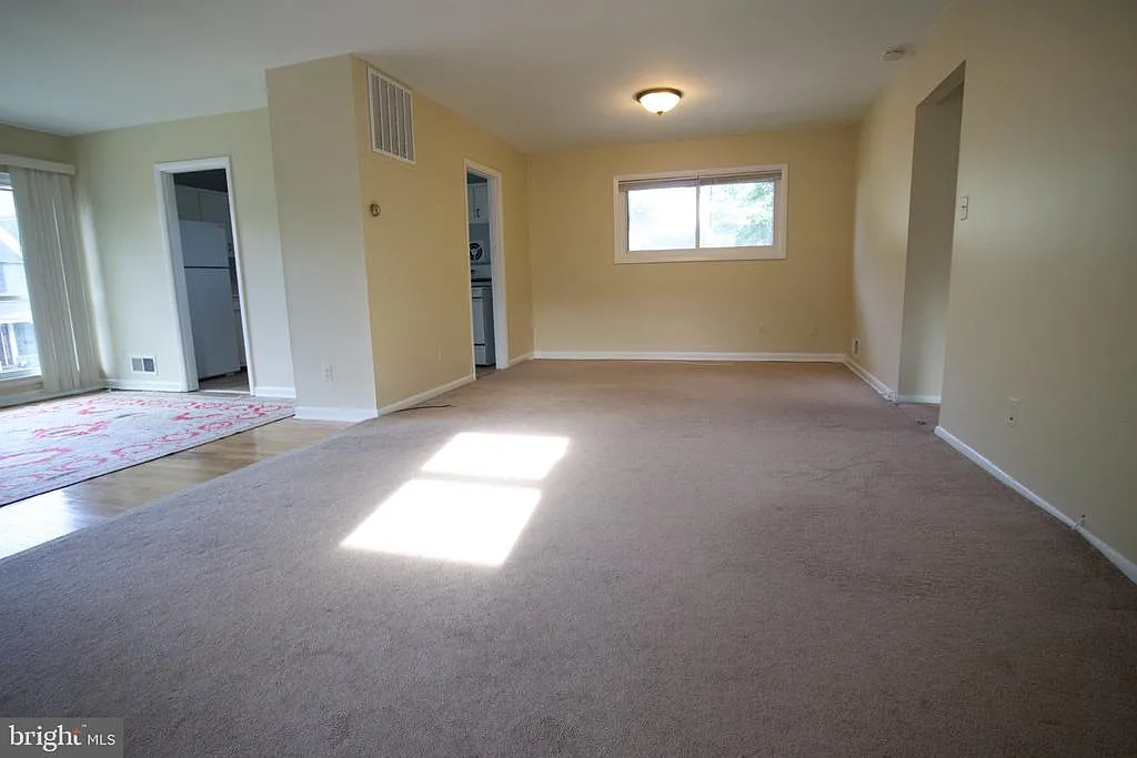 2 bed, 1.0 bath, 1161 sqft, $2,000 — Photo 4