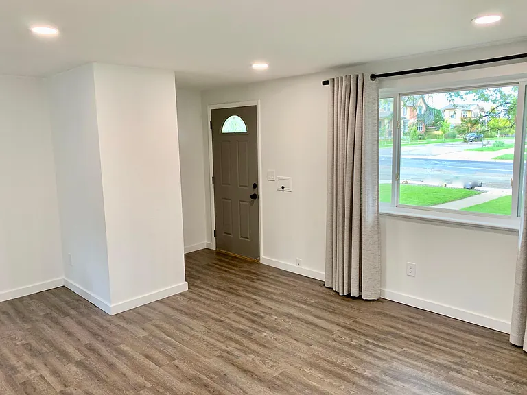 300 Dayton St — Photo 12