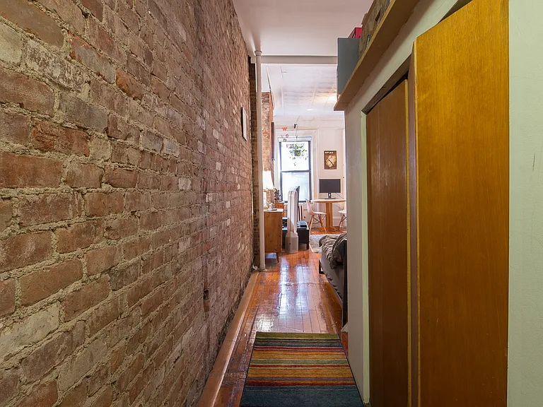 419 E 9th St #4 — Photo 6