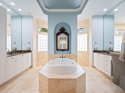 10758 Versailles Boulevard, Wellington, FL, 33449